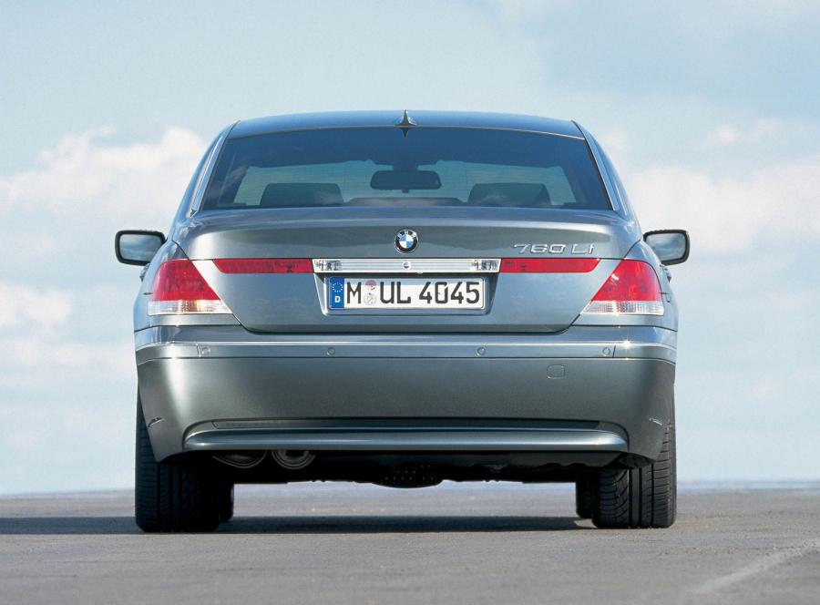  BMW 7-Series L 2003 года  (фото 9 из 61)